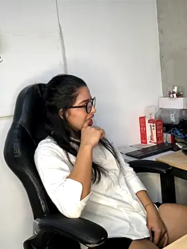 I karly online show from 11-02-25, 03:03