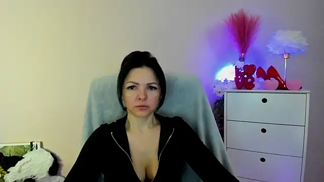 Mollybloom40 online show from 03-25-26, 07:36