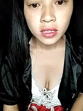 Snapshot of Hani-i chatting on 10-23-25, 08:51 Hani-i online show from 10-23-25, 08:51