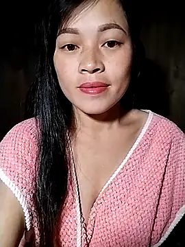 Snapshot of Hani-i chatting on 11-15-25, 10:04 Hani-i online show from 11-15-25, 10:04