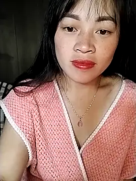 Snapshot of Hani-i chatting on 12-17-25, 09:32 Hani-i online show from 12-17-25, 09:32