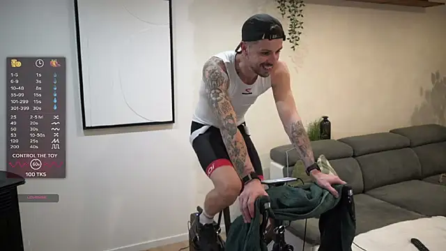 monsieurguitsxxx online show from 02-14-26, 04:04