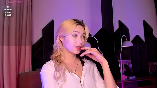 Snapshot of AlysiaSun_ chatting on 07-17-26, 03:39 AlysiaSun online show from 07-17-26, 03:39