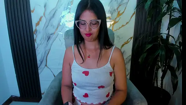 Snapshot of Sub_Scarlett chatting on 02-21-26, 01:34 Sub Scarlett online show from 02-21-26, 01:34