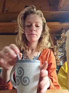 DeesseLilli online show from 10-21-25, 08:04