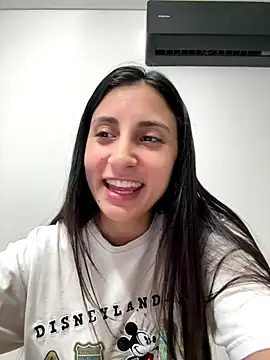 itsmiasofia online show from 11-25-25, 11:05