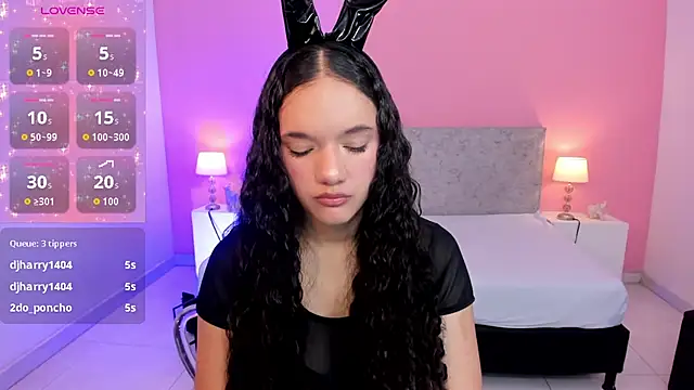 ZairaGlow online show from 10-17-25, 11:35
