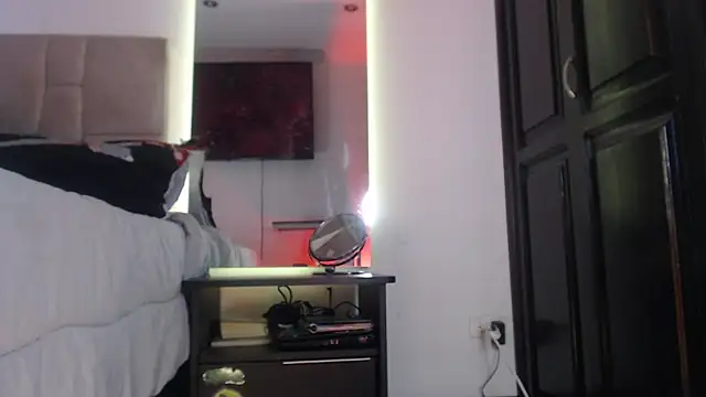 Snapshot of _TiniWild chatting on 03-16-26, 08:46 TiniWild online show from 03-16-26, 08:46