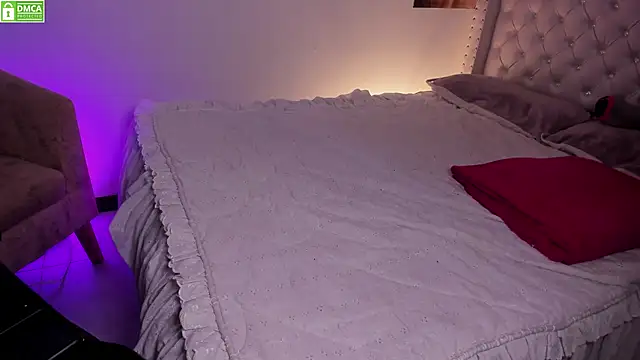 Bluepaula online show from 11-21-25, 03:33