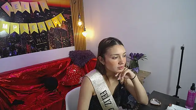 Arianaa Toro online show from 10-17-25, 02:19