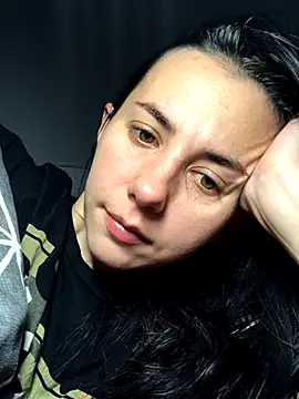 Snapshot of oliviya_mur chatting on 10-17-25, 09:28 oliviya mur online show from 10-17-25, 09:28