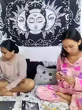 Snapshot of abby_n_emily chatting on 04-08-26, 01:22 abby n emily online show from 04-08-26, 01:22