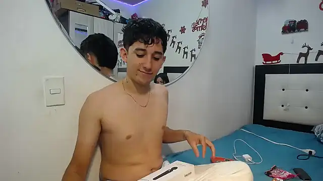 Snapshot of Dravith_Valery chatting on 12-14-25, 02:06 Dravith Valery online show from 12-14-25, 02:06