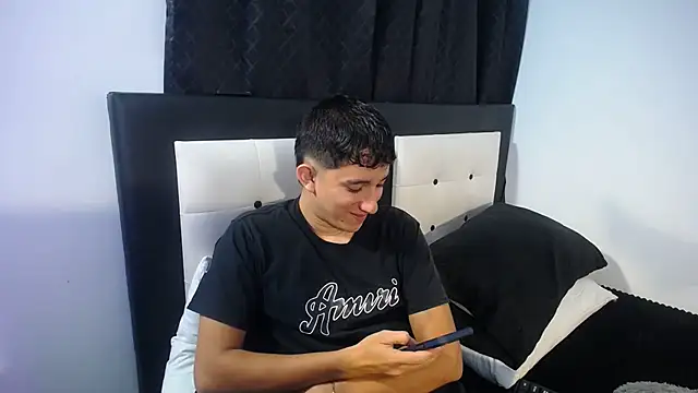 Snapshot of Dravith_Valery chatting on 02-19-26, 05:36 Dravith Valery online show from 02-19-26, 05:36