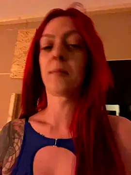 Snapshot of Unrechable chatting on 10-14-25, 11:38 Unrechable online show from 10-14-25, 11:38