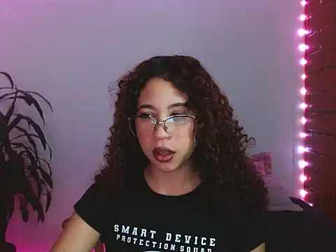 Medussa3033 online show from 11-06-25, 02:45