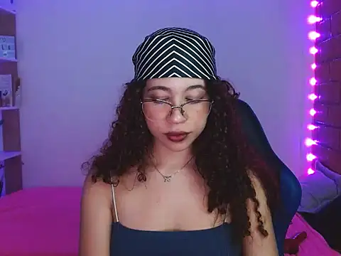 Medussa3033 online show from 12-14-25, 03:23