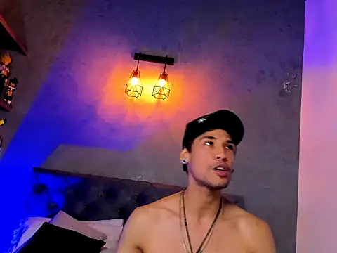 MaxHuston online show from 10-25-25, 07:27