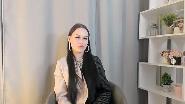 LatrinaZody online show from 10-15-25, 03:45