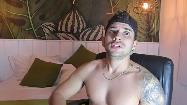 Mike montoya01 online show from 11-14-25, 04:33