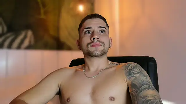 Mike montoya01 online show from 11-20-25, 05:12