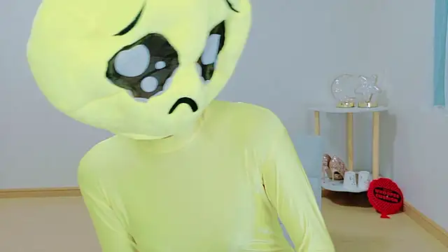 TSUKI circle online show from 11-14-25, 02:27