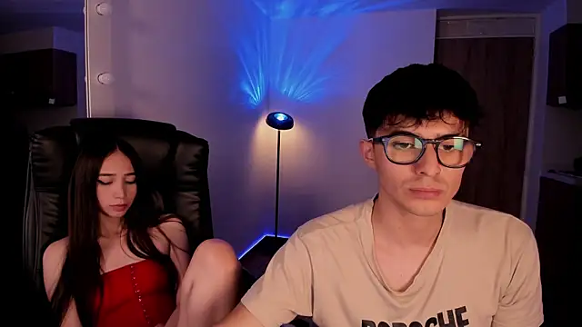 Mikeyvioleta  online show from 12-04-25, 04:44