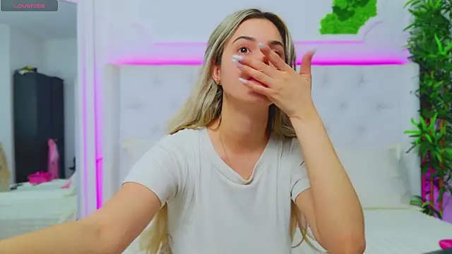 Snapshot of AriannaSins chatting on 01-29-25, 01:07 AriannaSins online show from 01-29-25, 01:07