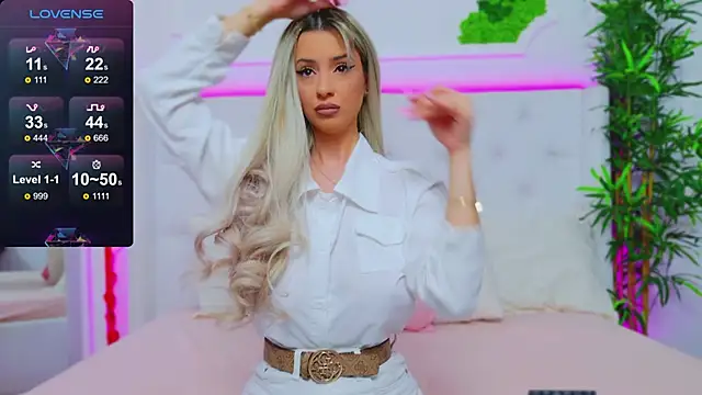 Snapshot of AriannaSins chatting on 02-11-25, 01:41 AriannaSins online show from 02-11-25, 01:41