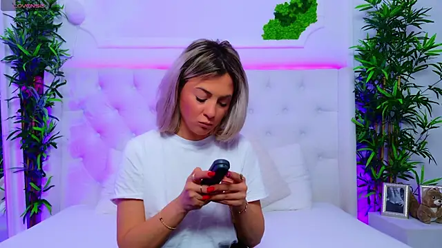 AriannaSins online show from 11-10-25, 03:00