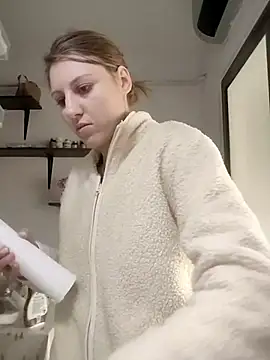 SandyCassie online show from 12-22-25, 09:06