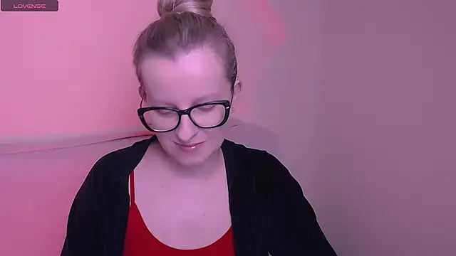 AllaLeomz online show from 11-21-25, 06:45