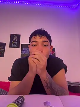 Snapshot of Yeyei77 chatting on 11-09-25, 05:11 Yeyei77 online show from 11-09-25, 05:11