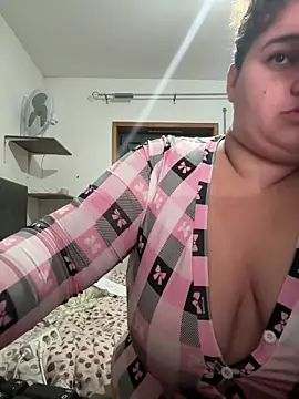 Snapshot of menina_coimbrinha chatting on 11-11-25, 11:27 menina coimbrinha online show from 11-11-25, 11:27