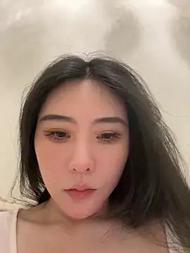 Snapshot of anqi6376 chatting on 06-18-26, 04:00 anqi6376 online show from 06-18-26, 04:00