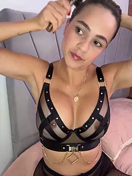 valentina herrrera online show from 11-05-25, 03:56