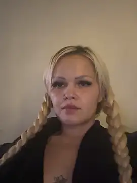 Snapshot of CherryXOX- chatting on 11-04-25, 07:35 CherryXOX- online show from 11-04-25, 07:35