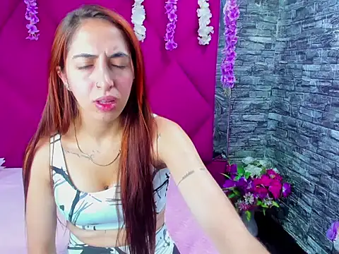 Snapshot of MariamGray1 chatting on 11-15-25, 06:15 MariamGray1 online show from 11-15-25, 06:15