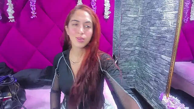 Snapshot of MariamGray1 chatting on 12-17-25, 07:09 MariamGray1 online show from 12-17-25, 07:09