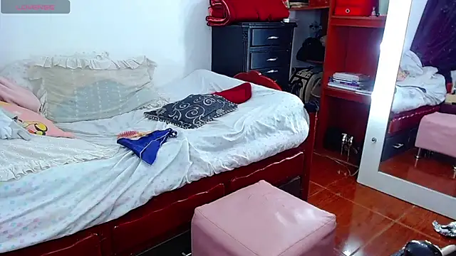 Snapshot of MariamGray1 chatting on 02-22-26, 09:35 MariamGray1 online show from 02-22-26, 09:35