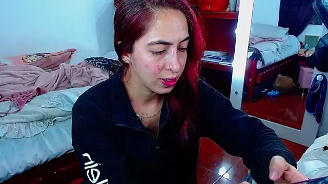 Snapshot of MariamGray1 chatting on 03-01-26, 02:13 MariamGray1 online show from 03-01-26, 02:13