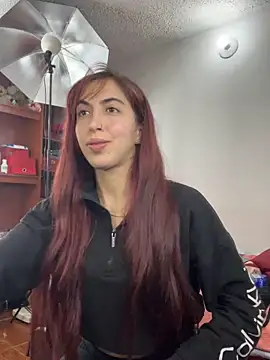 Snapshot of MariamGray1 chatting on 04-04-26, 02:10 MariamGray1 online show from 04-04-26, 02:10