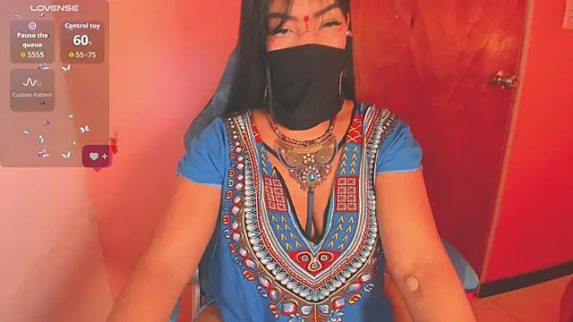 Iniya Parul online show from 11-19-25, 01:44