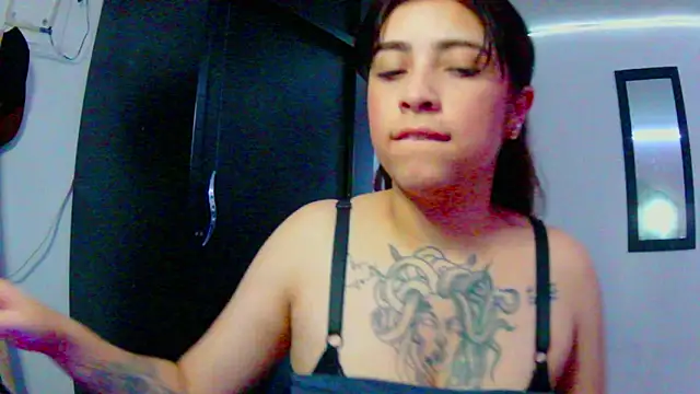 adri gomez1 online show from 11-12-25, 06:25