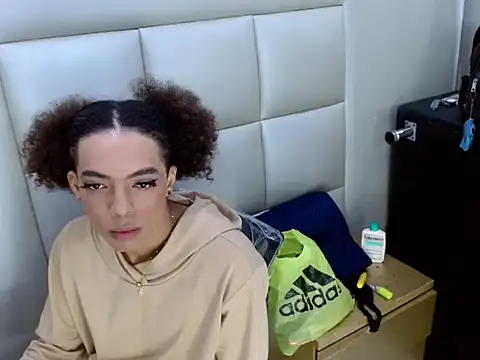 WinnyBarness online show from 10-31-25, 02:34