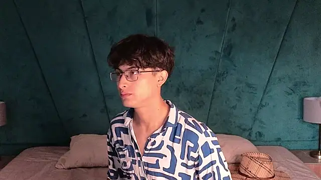 Aaron Eze online show from 03-29-26, 12:05