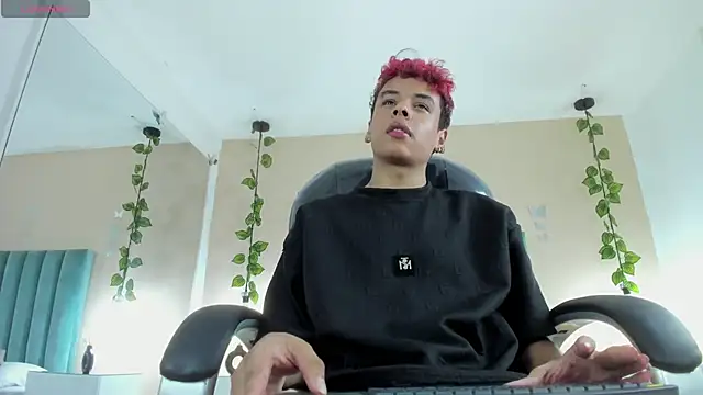 Snapshot of Xavier_Fox___ chatting on 02-11-26, 07:52 Xavier Fox online show from 02-11-26, 07:52