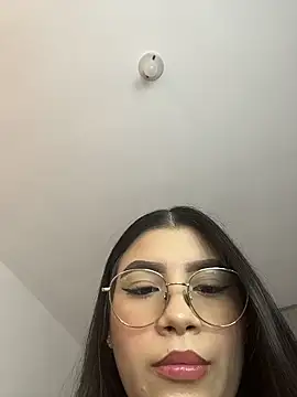 Julietalcl online show from 04-20-26, 07:37