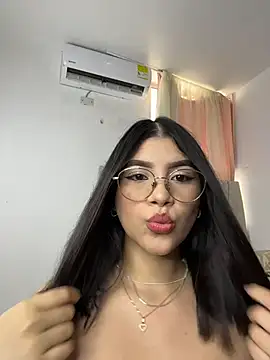 Snapshot of Julietalcl chatting on 04-29-26, 08:15 Julietalcl online show from 04-29-26, 08:15