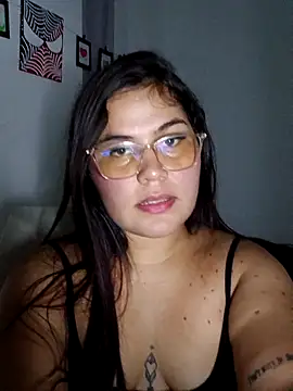 Snapshot of LoticAptitude chatting on 10-22-25, 12:44 LoticAptitude online show from 10-22-25, 12:44